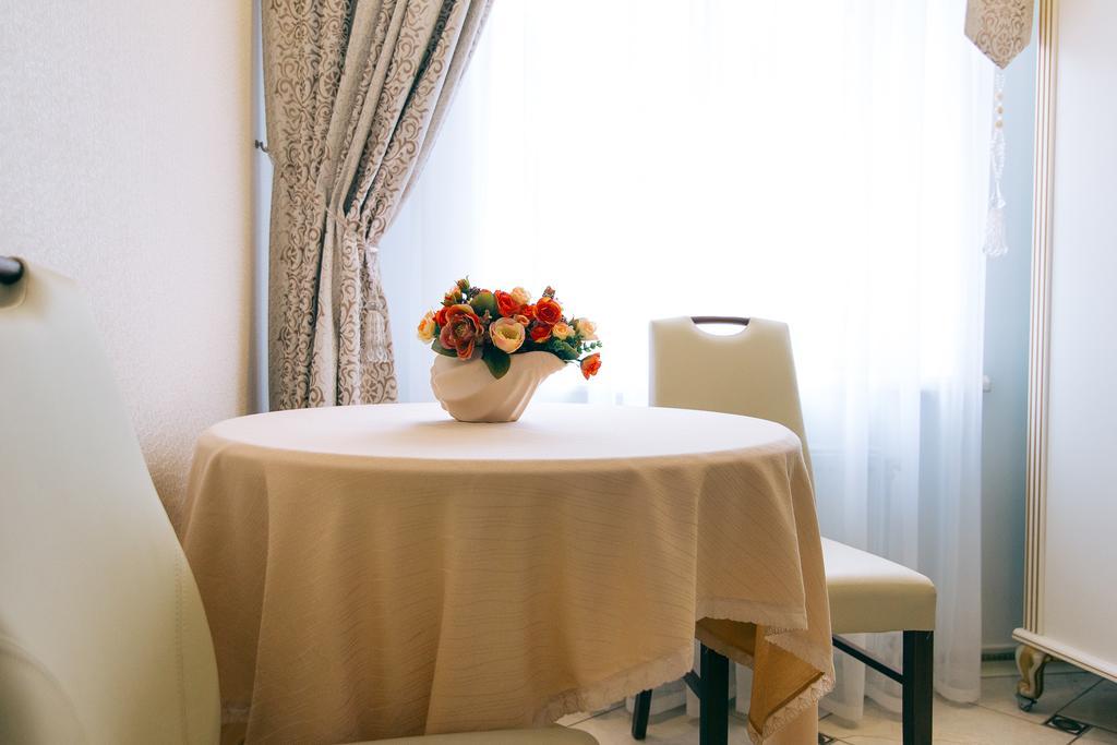 Vip Apartmen Sumy Exteriör bild