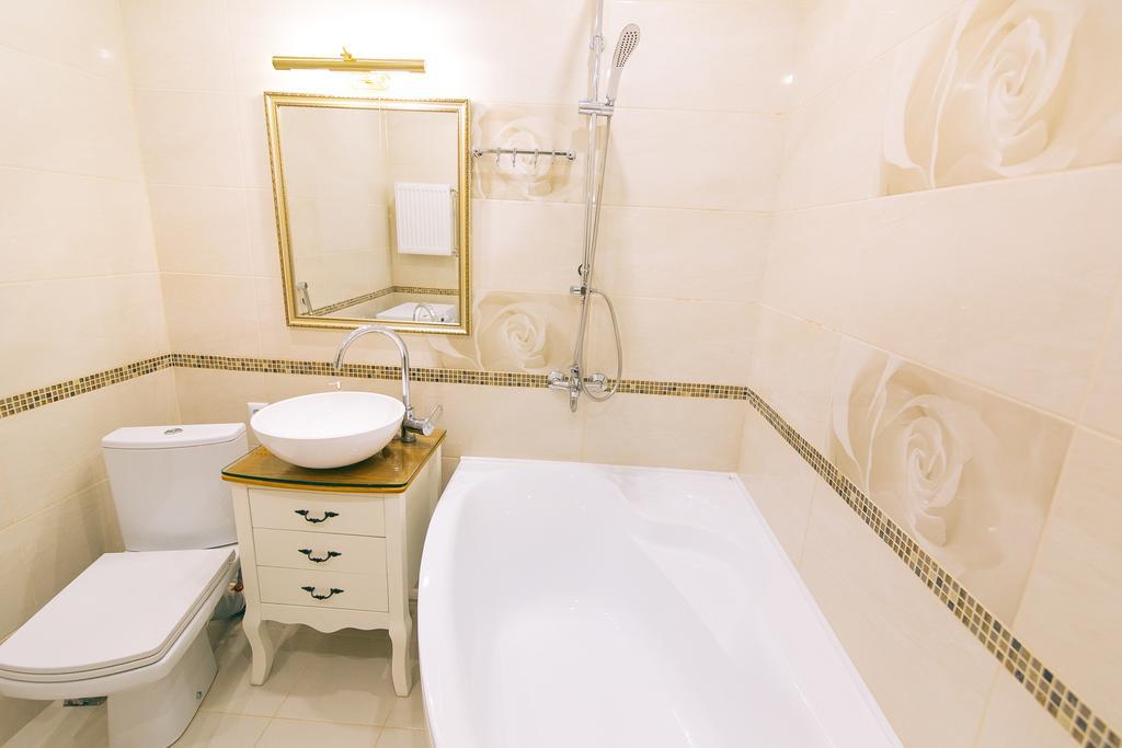 Vip Apartmen Sumy Exteriör bild